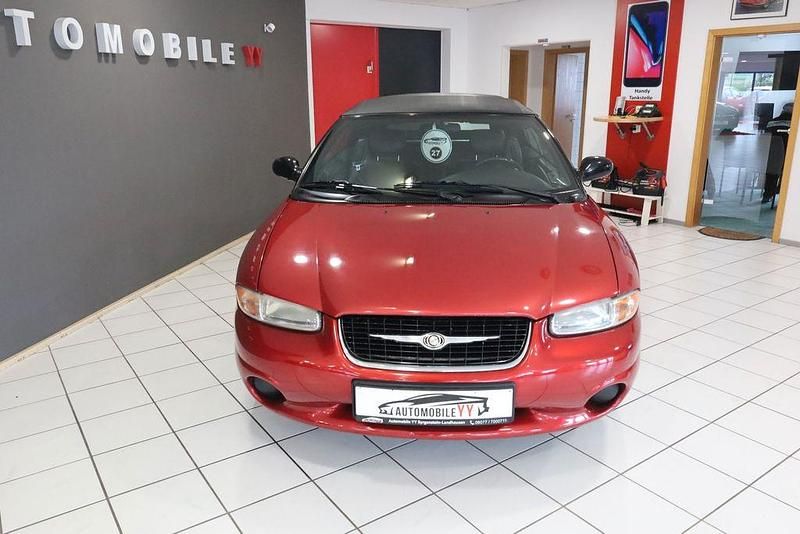 Używany Chrysler Stratus 131 KM (96 kW) 1999 Czerwony Kabriolet