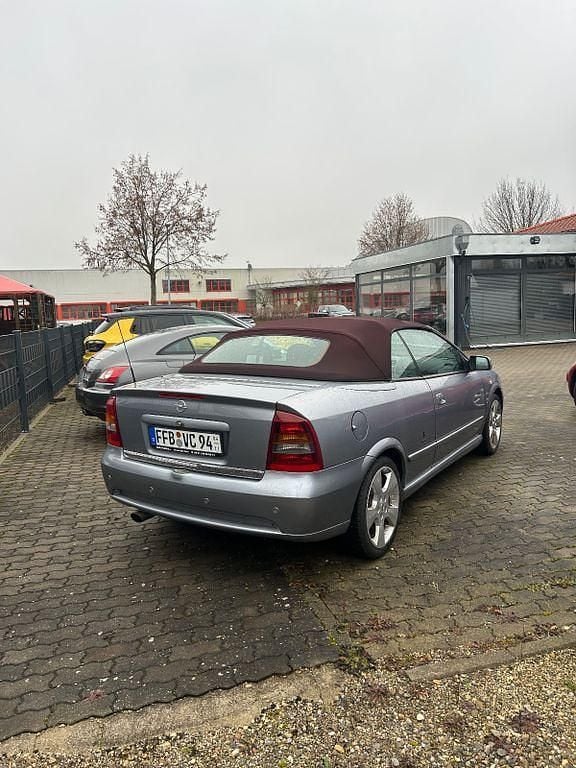 Grau Gebraucht 2003 Opel Astra Cabriolet Edition Cabrio | 1.999 € (Guter Preis) - Bild 1/4