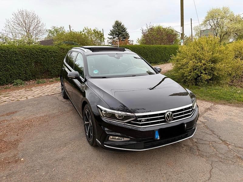 Używany VW Passat Sound 200 KM (147 kW) 2021 Czarny Kombi