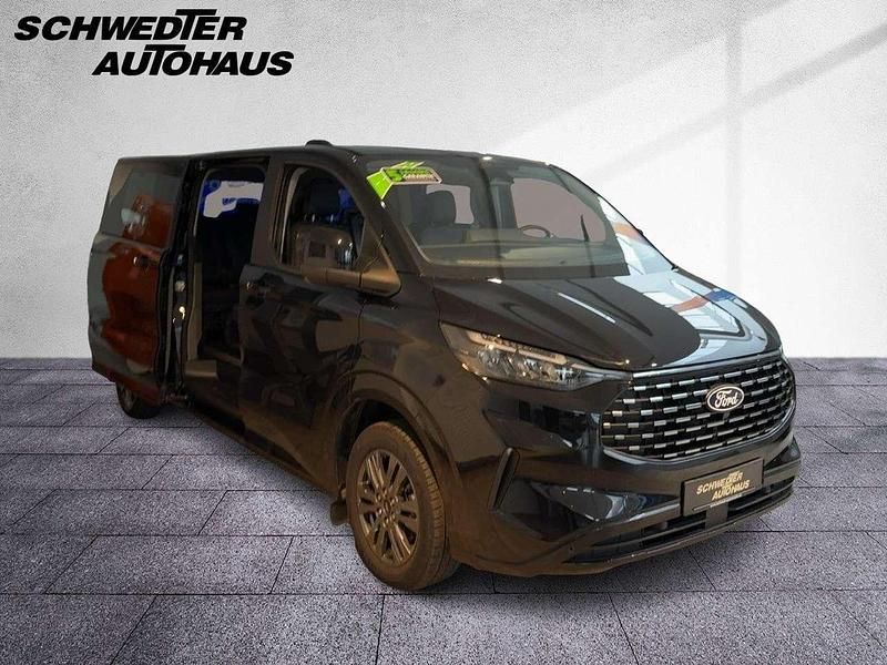 Gebraucht Ford Tourneo Titanium 136 PS (100 kW) 2025 Obsidianschwarz metallic Van / Kleinbus