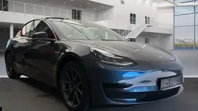 Usado Tesla Model 3 Standard Range Plus 366 kW (498 CV) 2019 Blanco Berlina