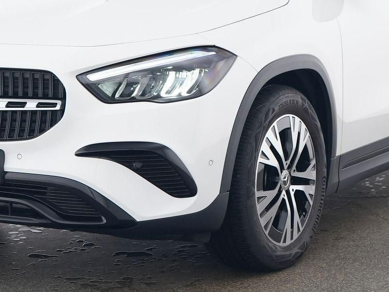 Gebraucht Mercedes GLA180 Progressive 116 PS (85 kW) 2024 Unilack polarweiß SUV