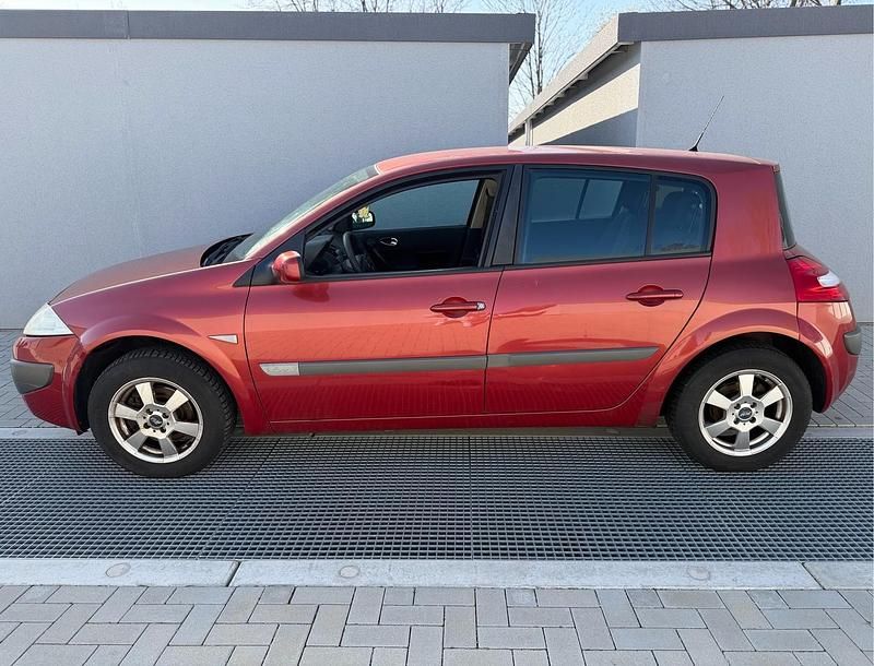Gebraucht Renault Mégane II 112 PS (82 kW) 2007 Rot Kleinwagen