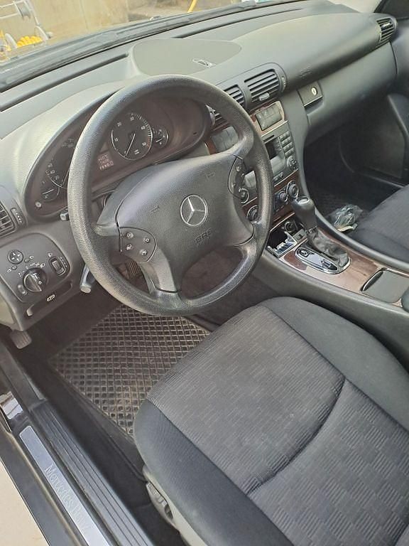 Gebraucht Mercedes 220 150 PS (110 kW) 2003 Schwarz Limousine