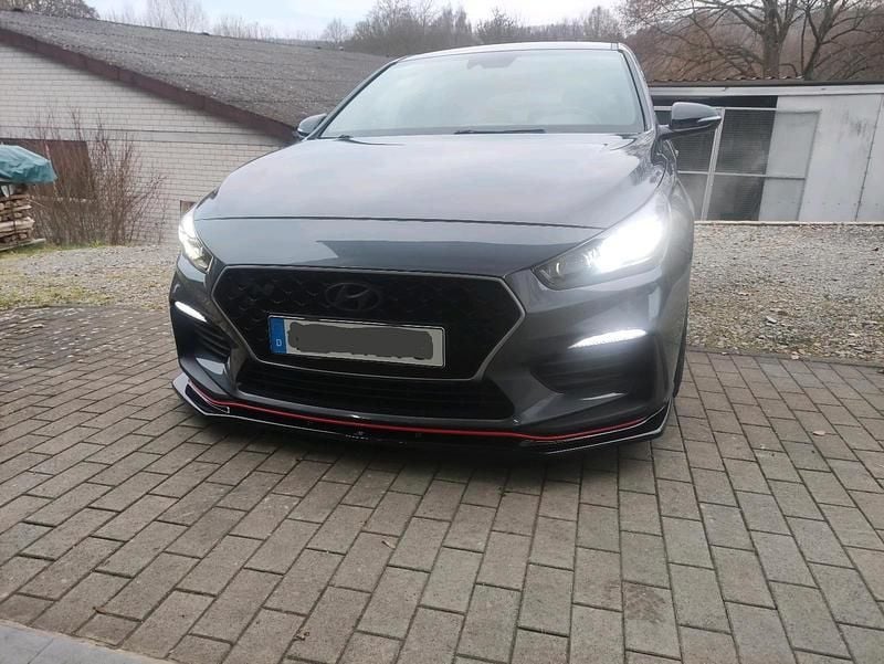 Grau Gebraucht 2018 Hyundai i30 N Performance Limousine | 21.500 € (Fairer Preis) - Bild 1/4