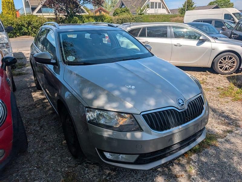 Braun Gebraucht 2015 Skoda Octavia Elegance Kombi | 4.500 € (Superpreis) - Bild 1/4