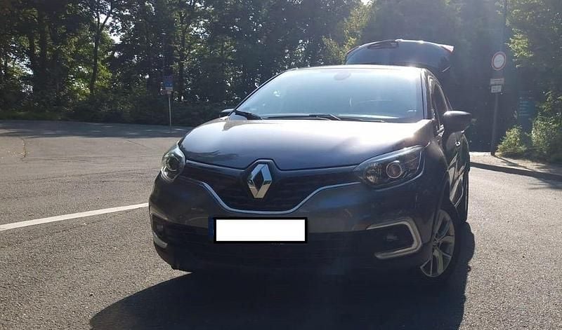 Grau Gebraucht 2020 Renault Captur LIMITED SUV | 13.300 € (Fairer Preis) - Bild 1/4