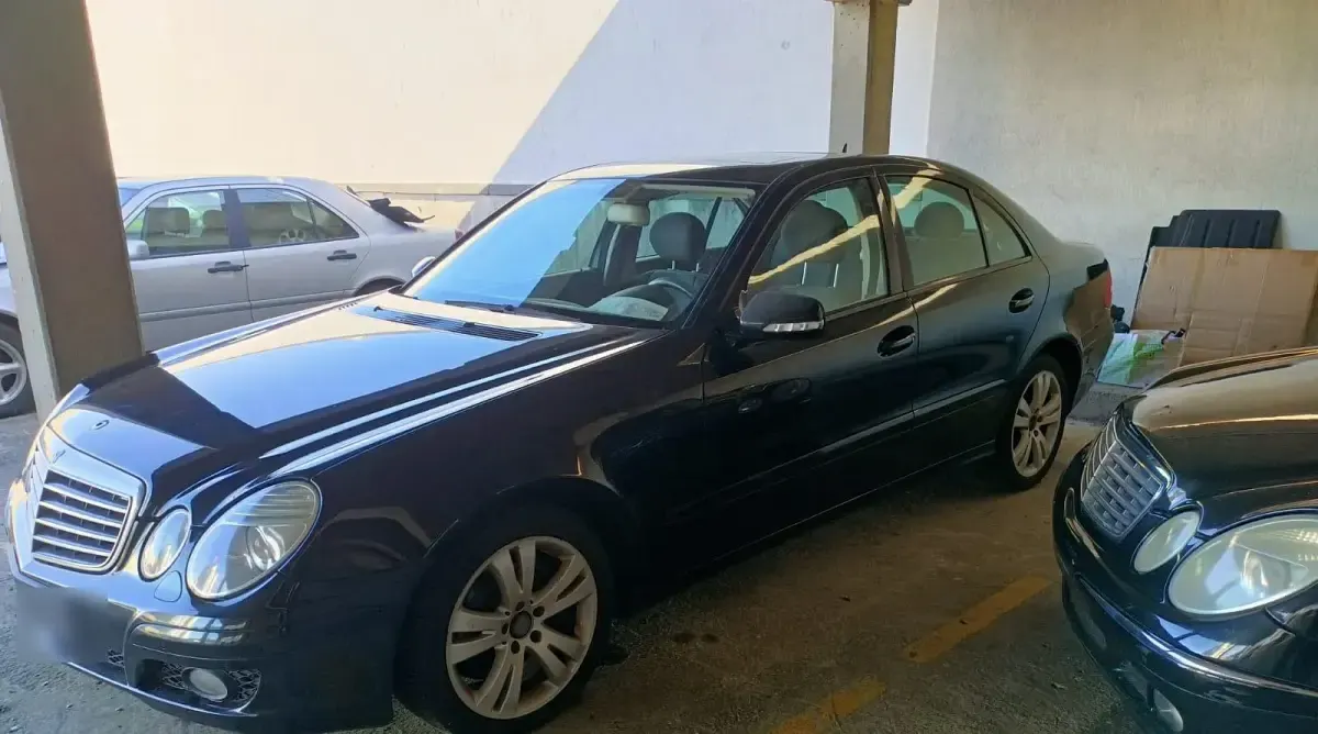 Second-hand Mercedes E220 170 CP (125 kW) 2006 Negru Berlinǎ