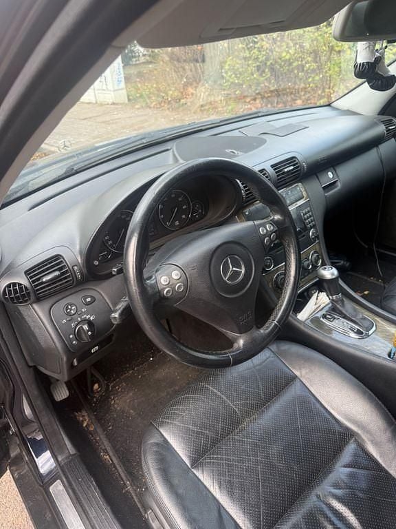 Gebraucht Mercedes C180 Elegance 143 PS (105 kW) 2005 Limousine
