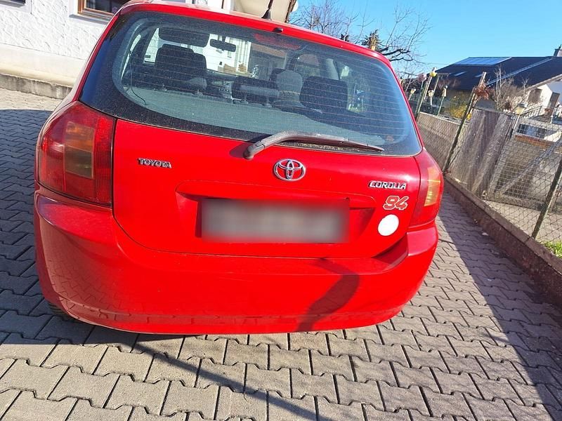 Gebraucht Toyota Corolla 95 PS (69 kW) 2002 Rot Kleinwagen