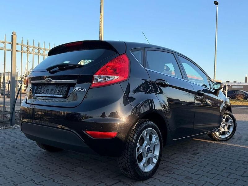 Gebraucht Ford Fiesta Titanium 82 PS (60 kW) 2012 Schwarz Kleinwagen