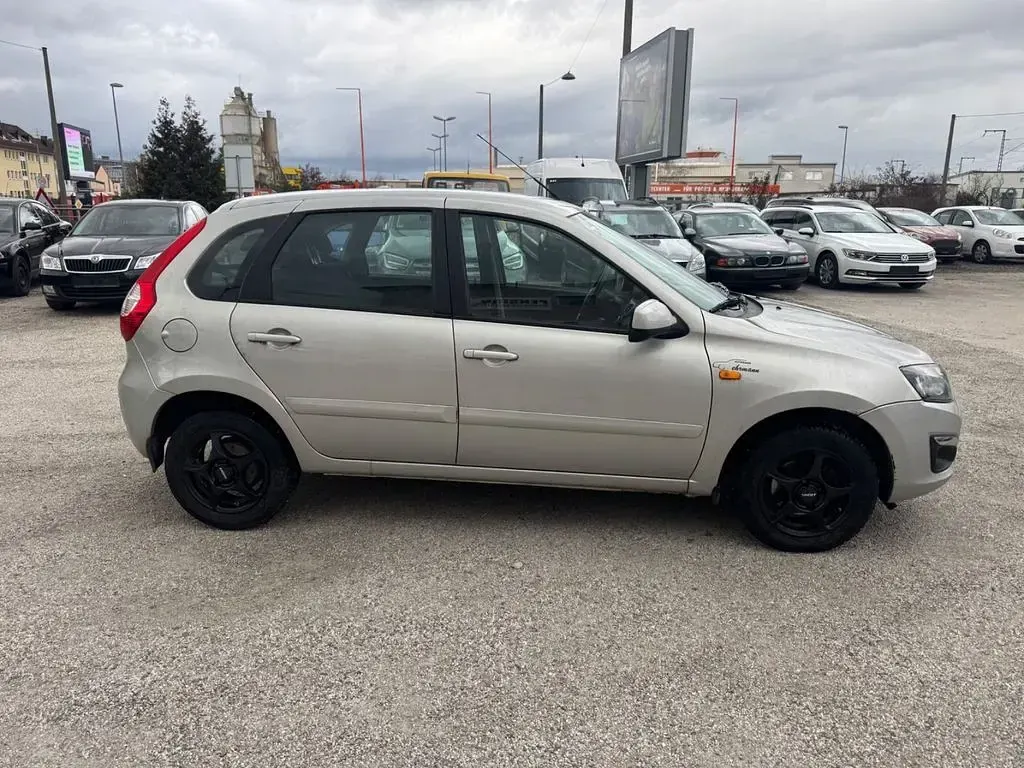 Gebraucht Lada Kalina 98 PS (72 kW) 2018 Silber Limousine