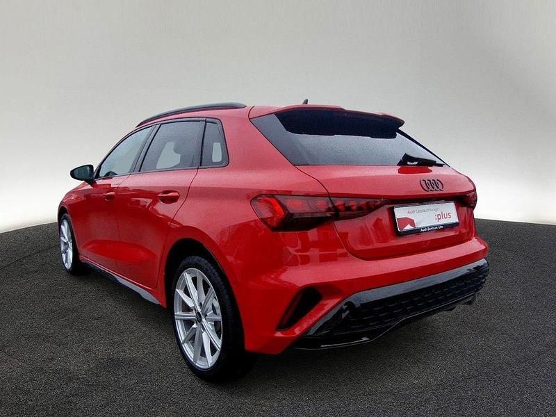 Gebraucht Audi A3 S-Line 272 PS (200 kW) 2025 Progressivrot metallic Limousine