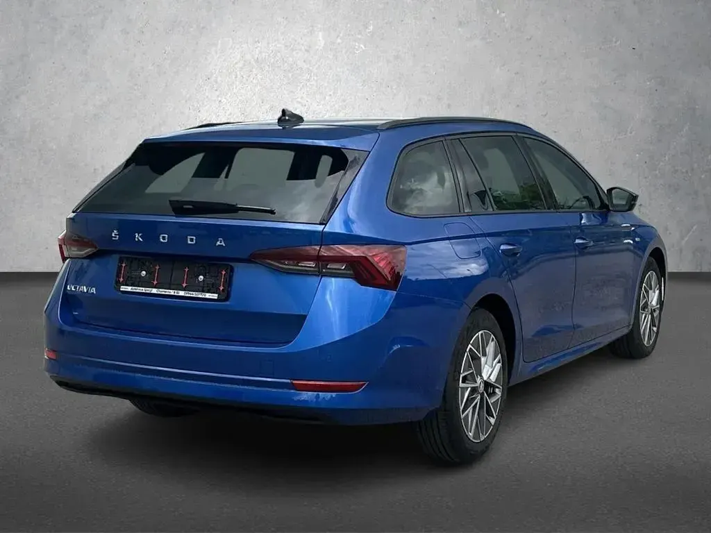 Gebraucht Skoda Octavia 150 PS (110 kW) 2023 Raceblau metallic Kombi
