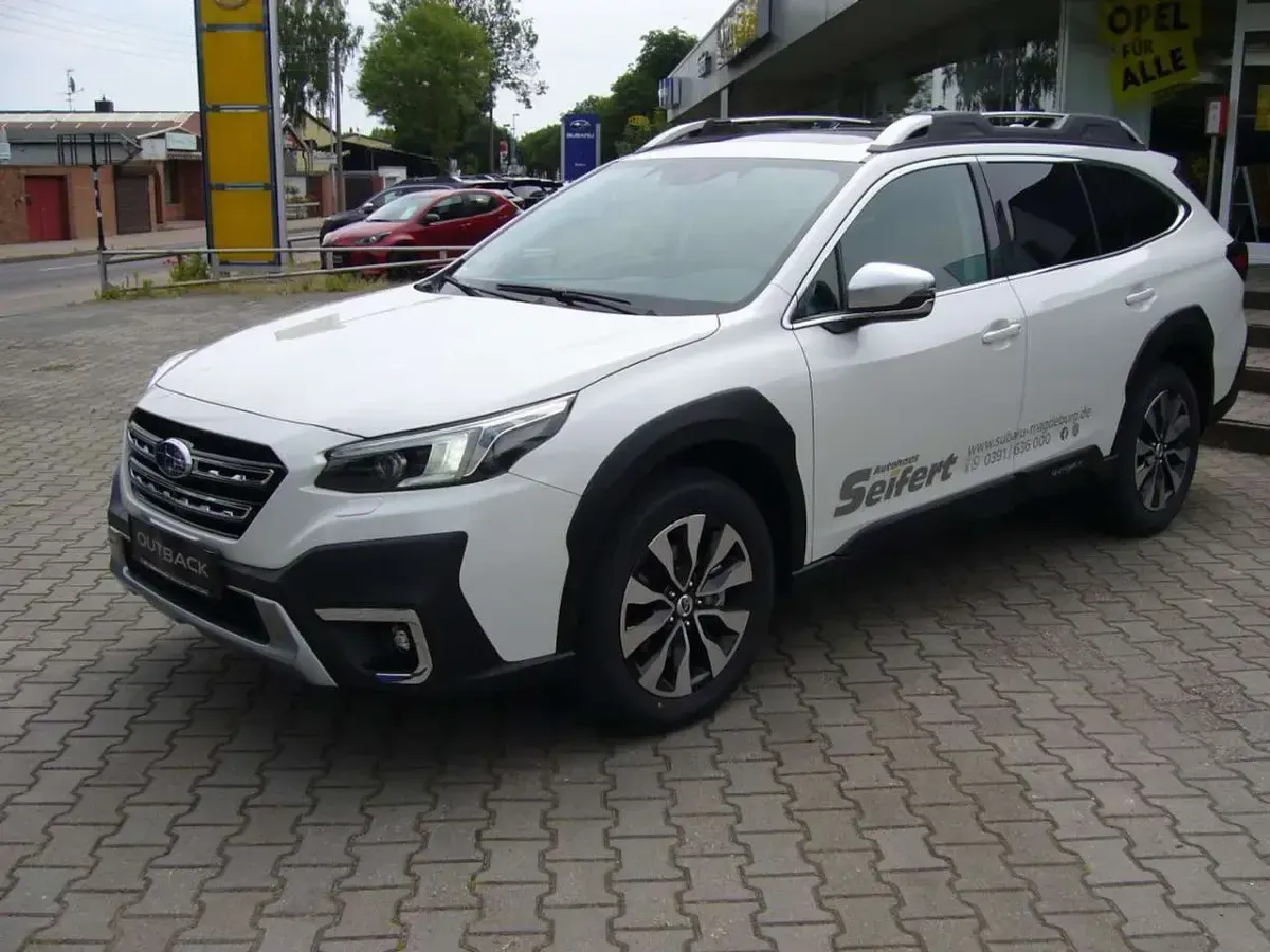 Gebraucht Subaru Outback Platinum 169 PS (124 kW) 2025 Crystal white pearl Kombi