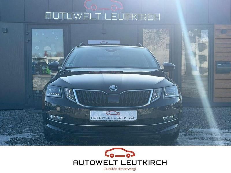Schwarz Gebraucht 2018 Skoda Octavia Style Kombi | 18.980 € (Teuer) - Bild 1/4