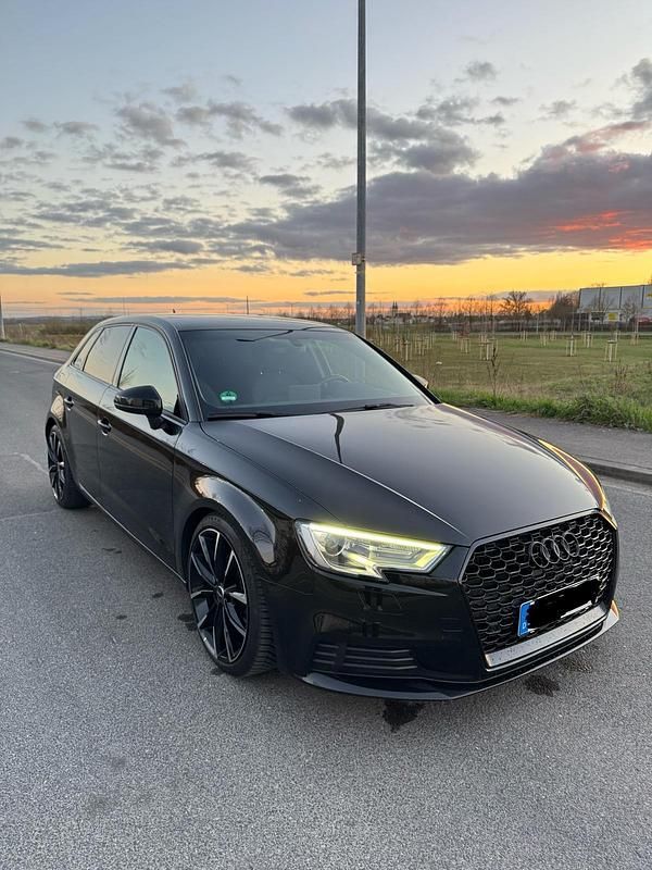 Gebraucht Audi A3 116 PS (85 kW) 2019 Schwarz Limousine