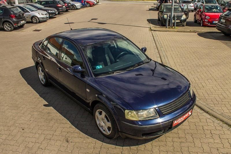 Gebraucht VW Passat Comfortline 110 PS (80 kW) 1997 Blau Limousine