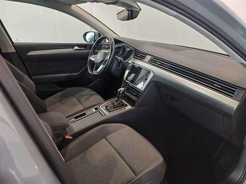 Gebraucht VW Passat Conceptline 150 PS (110 kW) 2022 Grau Kombi