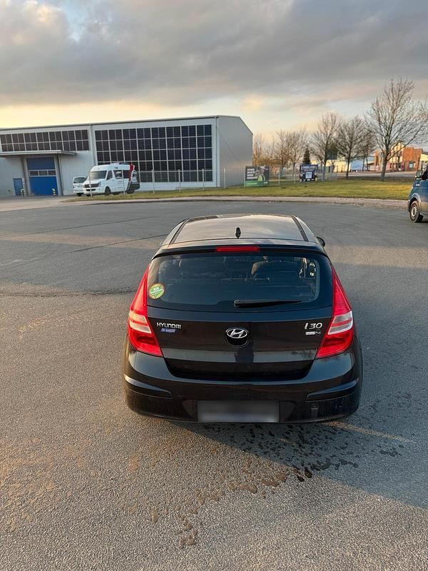 Gebraucht Hyundai i30 Edition+ 105 PS (77 kW) 2009 Schwarz Limousine