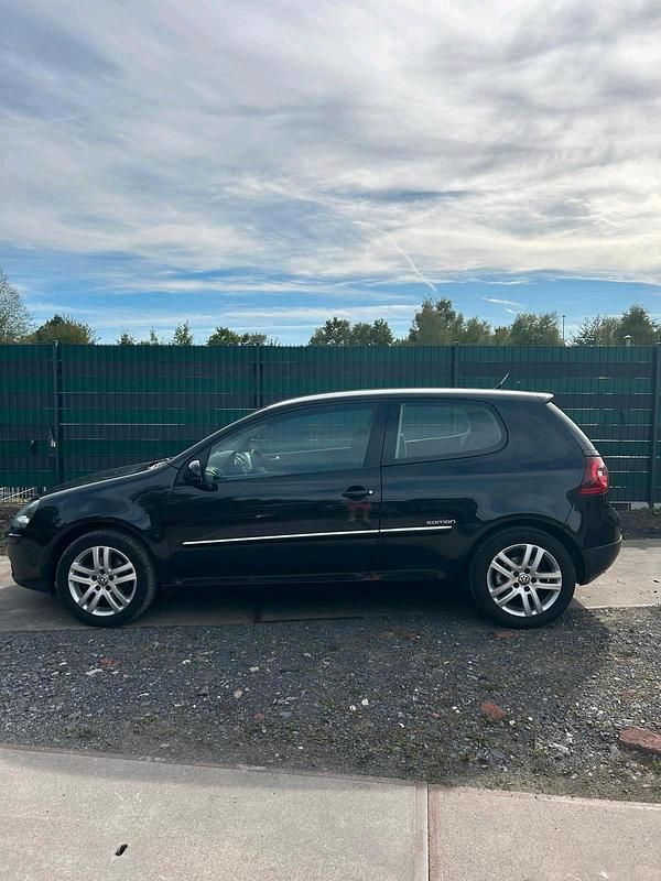 Gebraucht VW Golf V 80 PS (58 kW) 2008 Schwarz Kleinwagen
