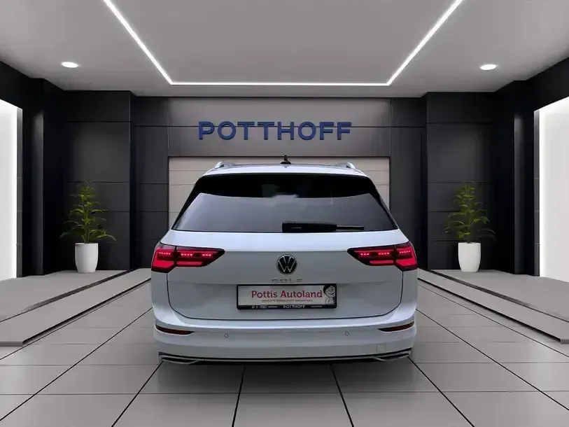 Gebraucht VW Golf VII Style 150 PS (110 kW) 2021 Weiss Kleinwagen