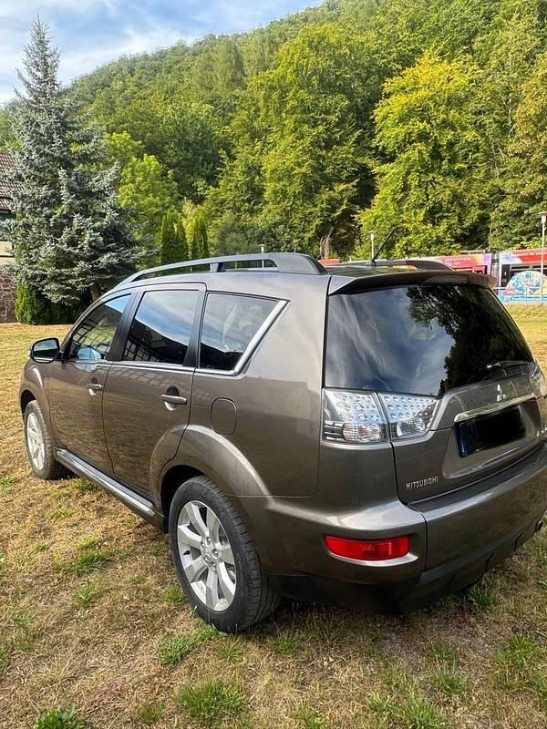 Gebraucht Mitsubishi Outlander 177 PS (130 kW) 2012 Braun SUV