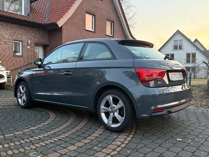 Gebraucht Audi A1 116 PS (85 kW) 2015 Grau Kleinwagen