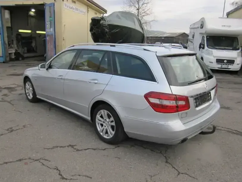 Gebraucht Mercedes E200 184 PS (135 kW) 2011 Silber metallic Kombi