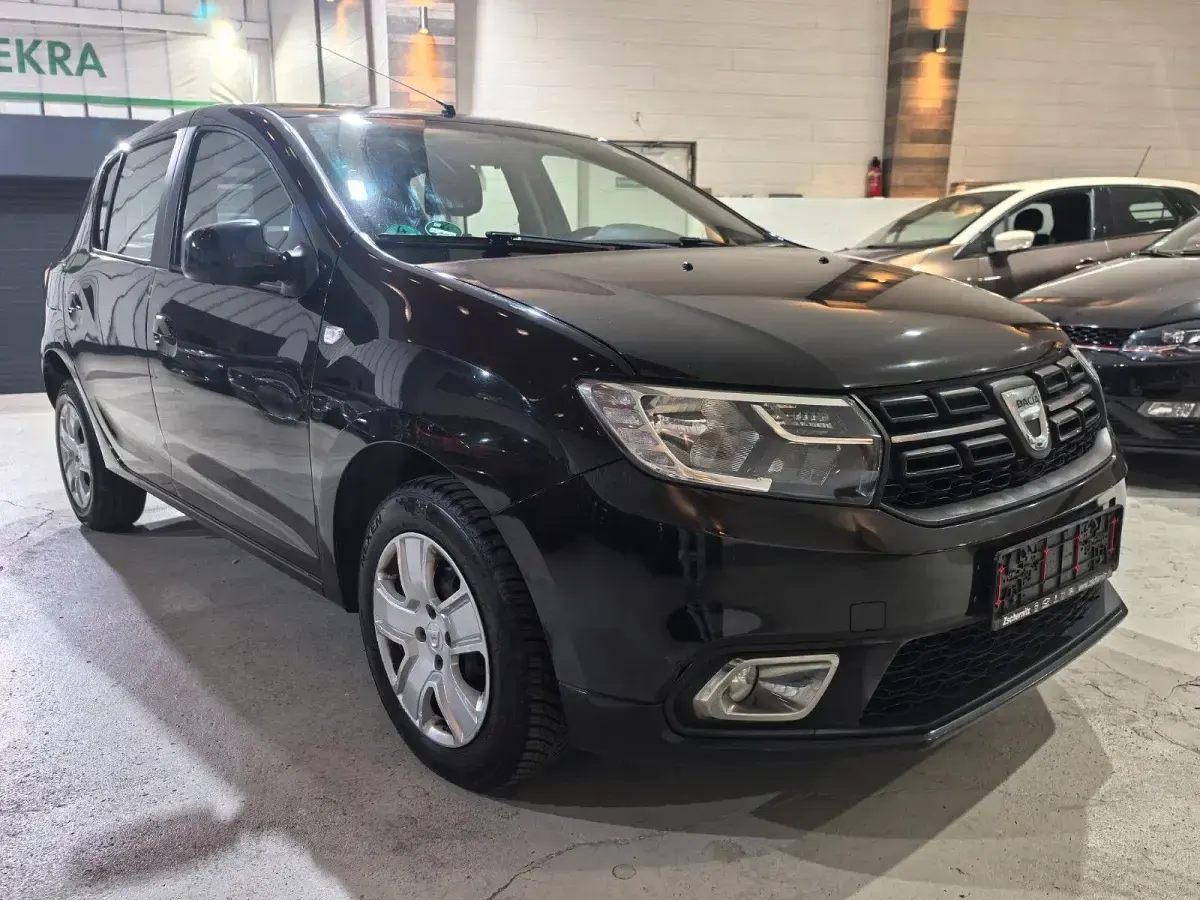 Gebraucht Dacia Sandero Lauréate 90 PS (66 kW) 2017 Schwarz Limousine