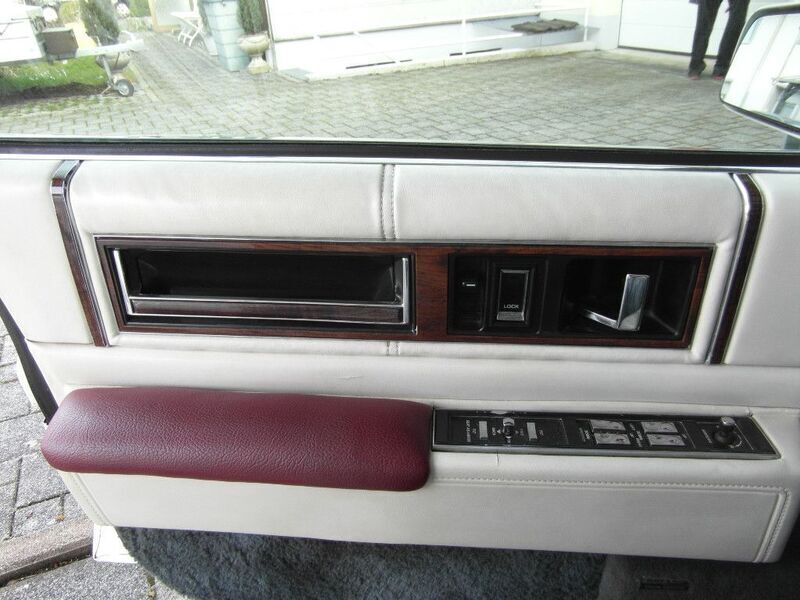 Second-hand Cadillac Deville 203 CP (149 kW) 1991 Alb Berlinǎ