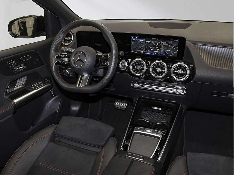 Gebraucht Mercedes B180 AMG 136 PS (100 kW) 2024 Silber Kleinwagen