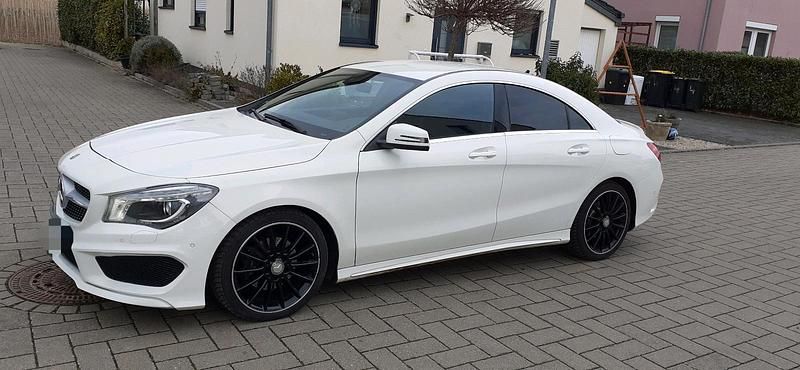 Gebraucht Mercedes CLA180 AMG line 122 PS (89 kW) 2015 Weiß Limousine