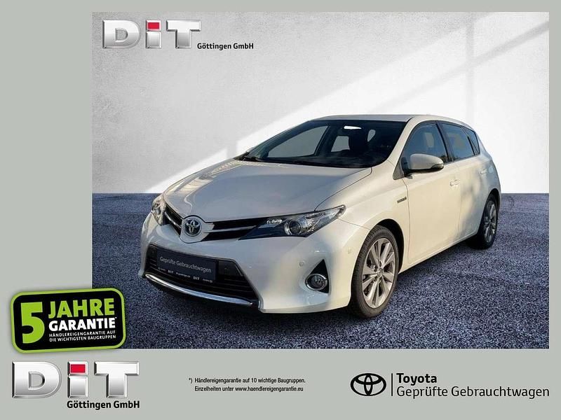 Novaweiß perleffekt Gebraucht 2013 Toyota Auris Hybrid Edition Limousine | 10.490 € (Fairer Preis) - Bild 1/4