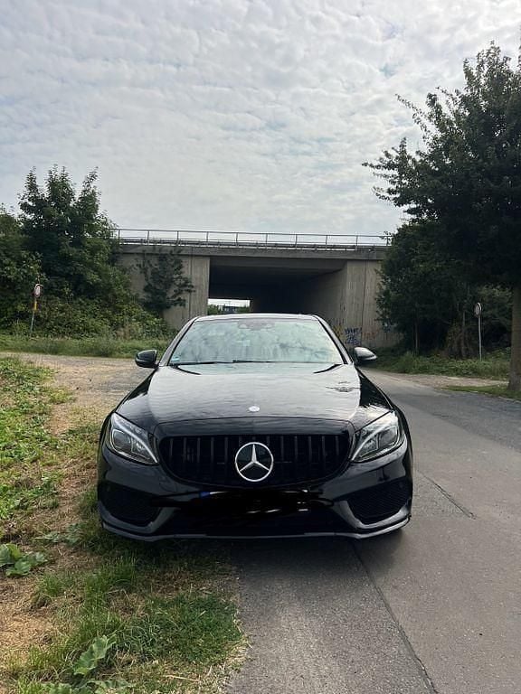 Schwarz Gebraucht 2015 Mercedes C250 AMG line Limousine | 18.100 € (Etwas zu teuer) - Bild 1/4