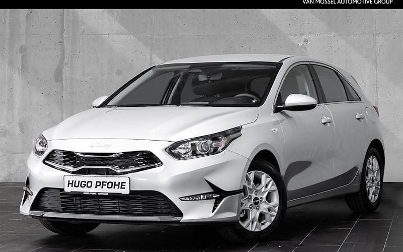 Silber Neu 2025 Kia Ceed Vision Limousine | 22.990 € (Fairer Preis) - Bild 1/4