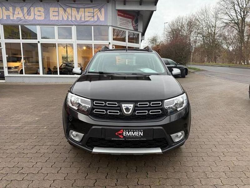 Schwarz Gebraucht 2019 Dacia Sandero Prestige Limousine | 9.590 € (Fairer Preis) - Bild 1/4