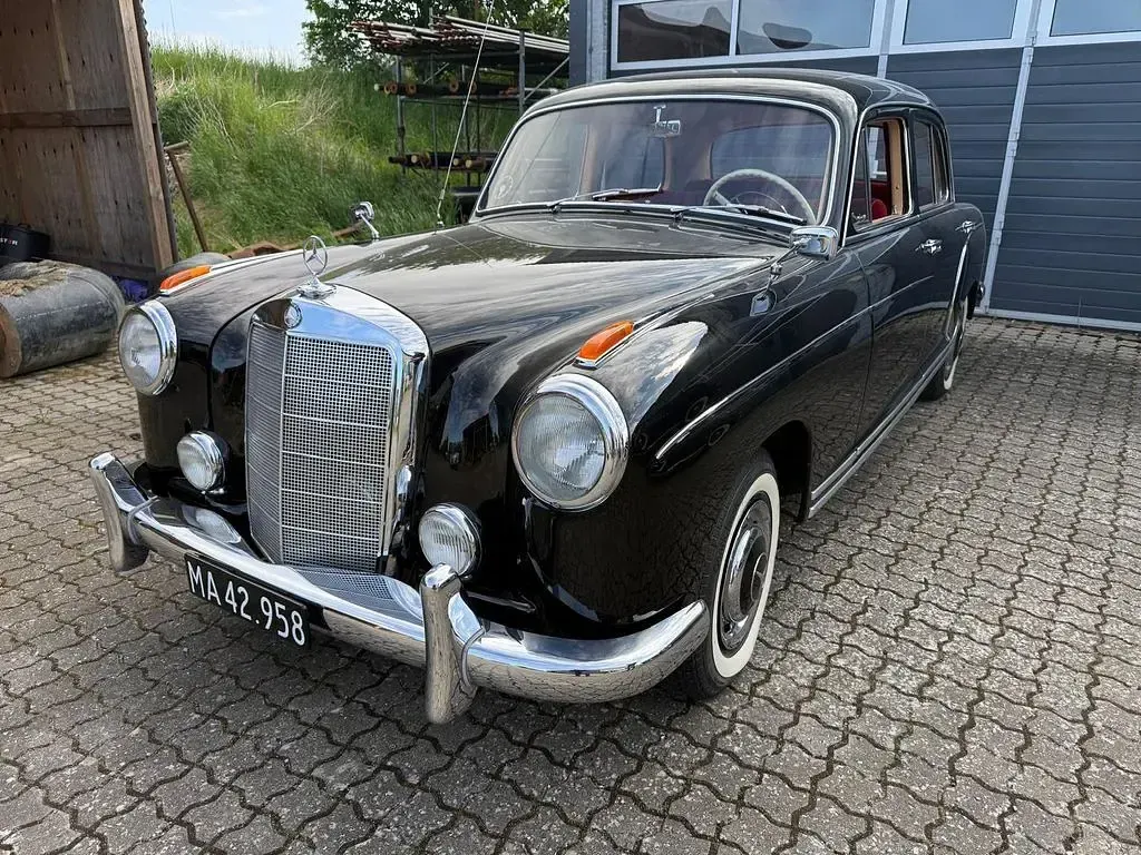 Gebraucht Mercedes 220 185 PS (136 kW) 1958 Schwarz Limousine