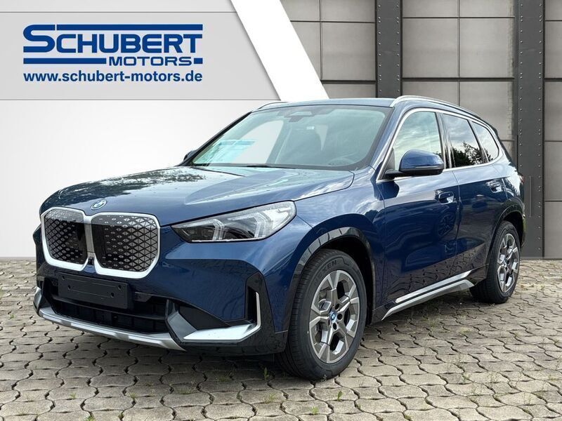 Blau Neu 2025 BMW iX1 xLine SUV | 52.990 € (Teuer) - Bild 1/4