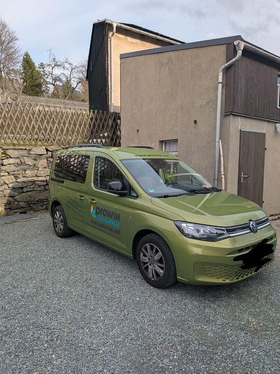 Gebraucht VW Caddy Dark Label 114 PS (83 kW) 2022 Grün Van / Kleinbus