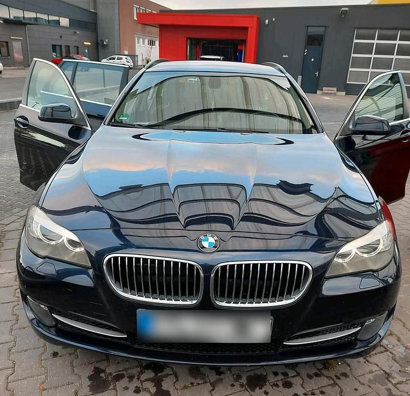 Gebraucht BMW 520 184 PS (135 kW) 2012 Blau Kombi