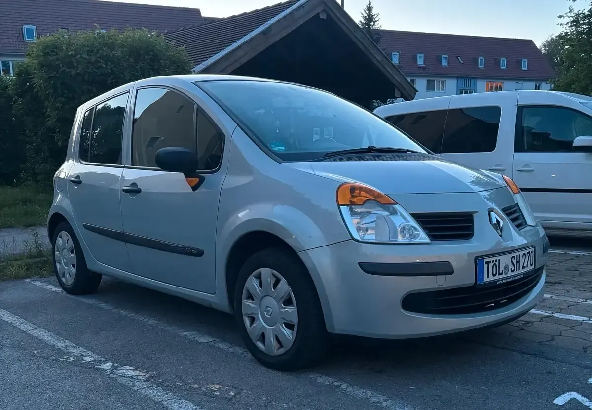 Gebraucht Renault Modus 88 PS (64 kW) 2006 Silber Van / Kleinbus