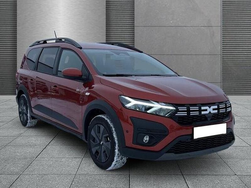 Neu Dacia Jogger Expression 101 PS (74 kW) 2025 Terracottabraun Van / Kleinbus