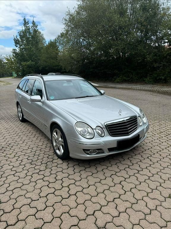 Gebraucht Mercedes E200 Avantgarde 184 PS (135 kW) 2007 Silber Limousine