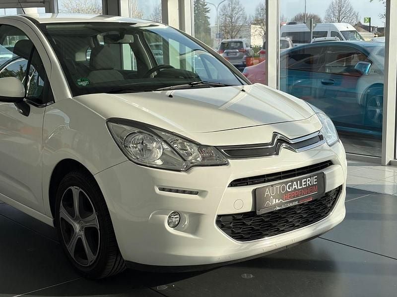 Gebraucht Citroën C3 SELECTION 82 PS (60 kW) 2016 Weiß Limousine