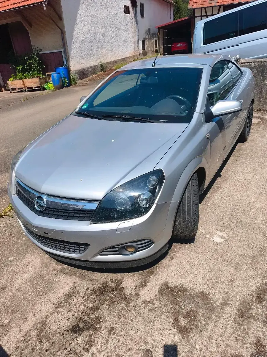 Gebraucht Opel Astra 200 PS (147 kW) 2009 Silber Cabrio