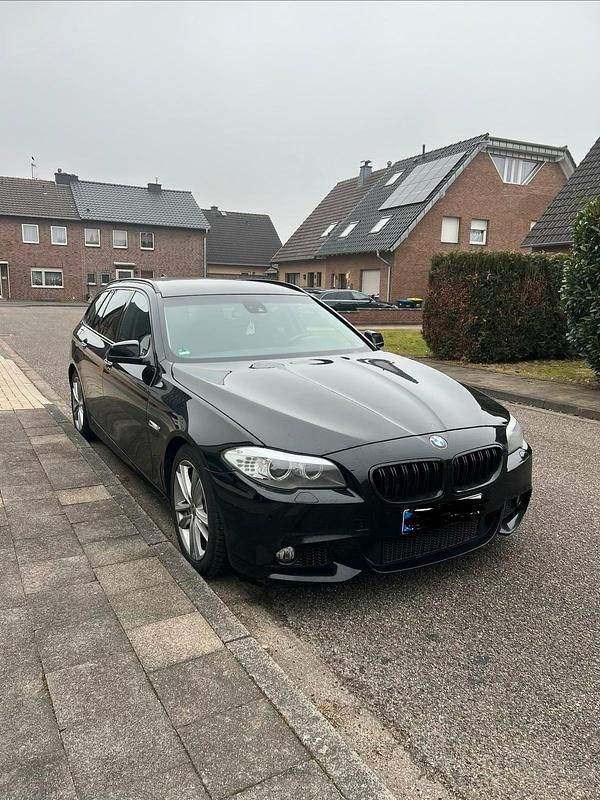 Schwarz Gebraucht 2010 BMW 530 Performance Kombi | 5.199 € (Fairer Preis) - Bild 1/4