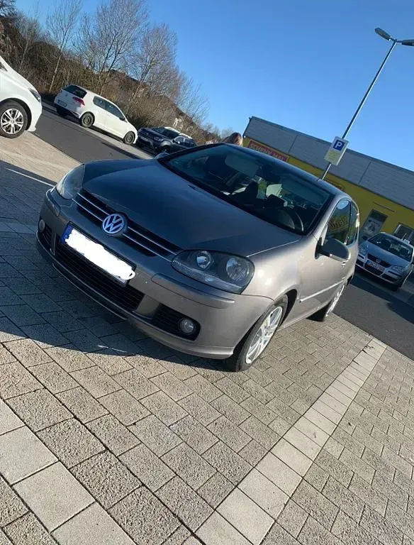 Gebraucht VW Golf VI 122 PS (89 kW) 2008 Grau Kleinwagen