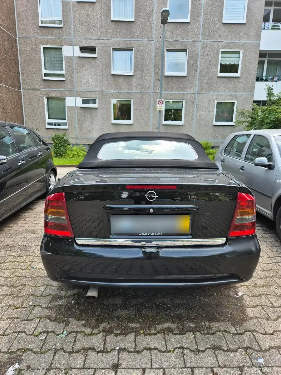 Gebraucht Opel Astra 105 PS (77 kW) 2004 Schwarz Cabrio