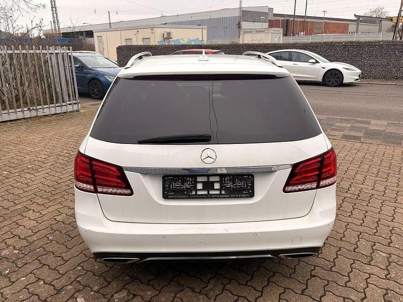 Second-hand Mercedes E200 184 CP (135 kW) 2013 Alb Break